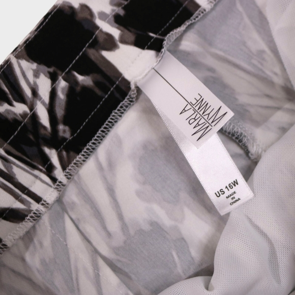 Marla Wynne Pants Black Career Elastic Waist Straight Leg Stretch Size 16W Capri - Picture 3 of 6